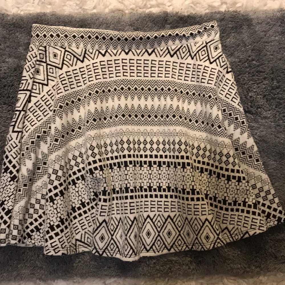 Black/White Skirt